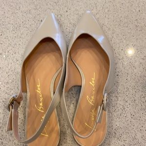 Luiza Barcelos is a Brazilian brand and is one of the best in Brazil.